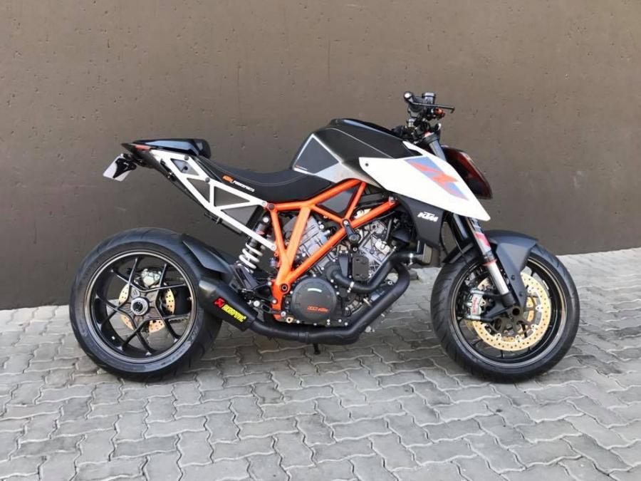 KTM 1290 Super Duke R by RACE!